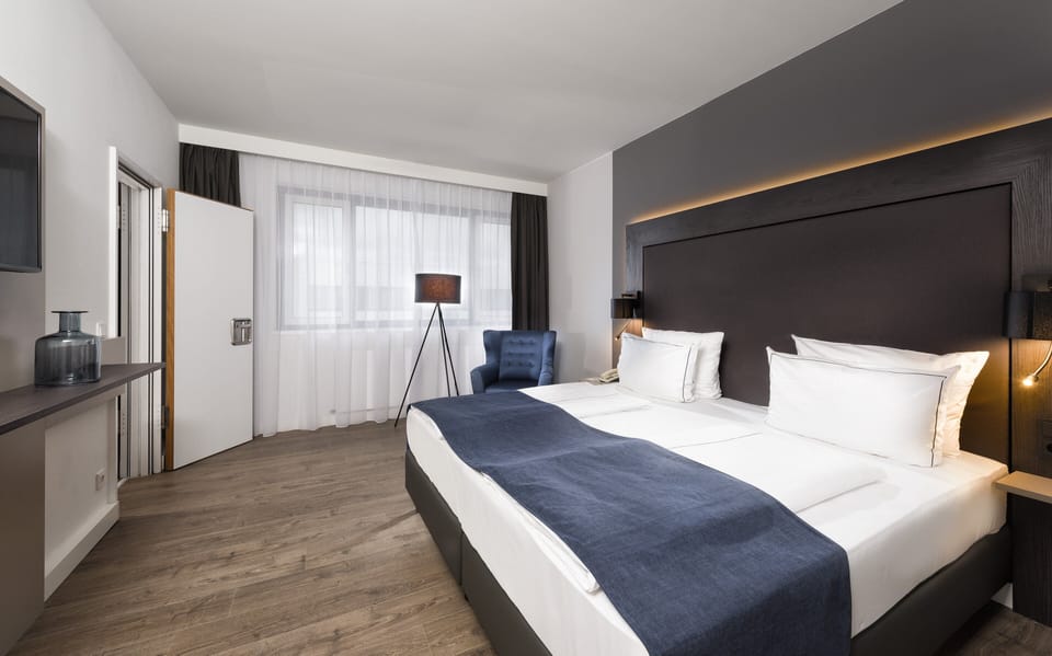 Suite, 1 Double Bed (Additional Living Area) | In-room safe, desk, blackout drapes, soundproofing