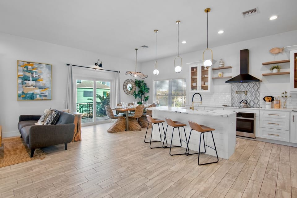 Spacious kitchen with appliances - 2nd floor