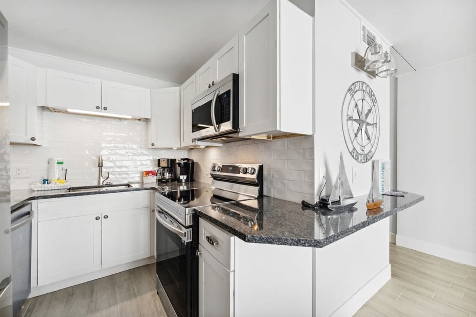 Condo, 1 King Bed with Sofa bed (The Summit 602) | 1 bedroom, iron/ironing board
