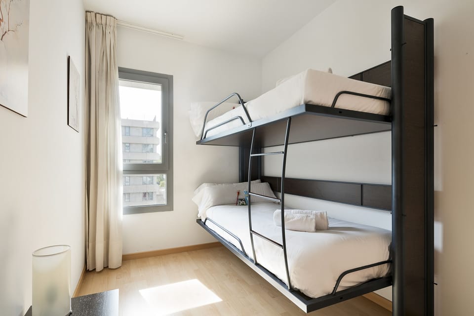 In-room safe, soundproofing, iron/ironing board, free WiFi
