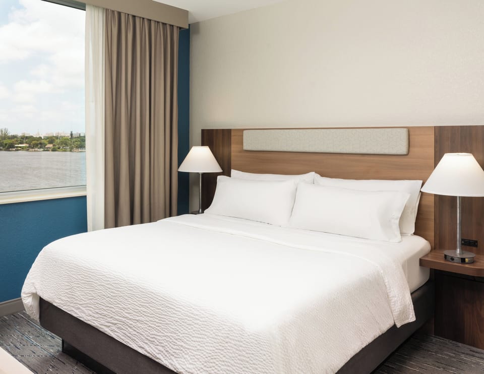 1 bedroom, premium bedding, in-room safe, desk