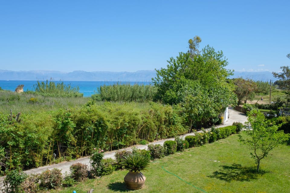 Villa Spyridoula Studio 12 on the Beach Garden 
