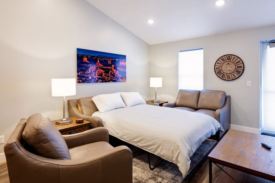 Pull-out sofa bed