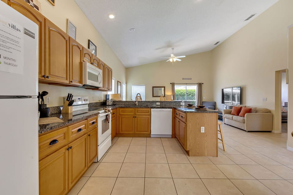 Cozy Fully Functional Kitchen