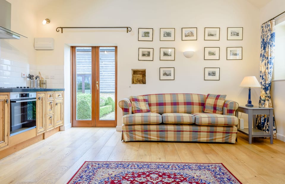 Coursehill Barn Annex Living Area - StayCotswold