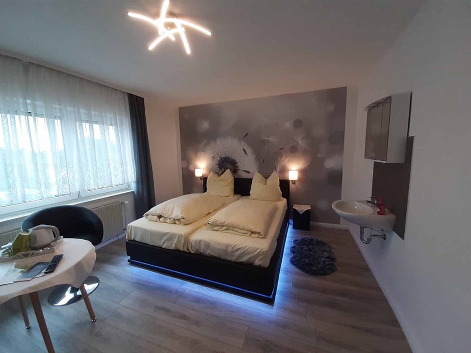Double Room | Free WiFi, bed sheets