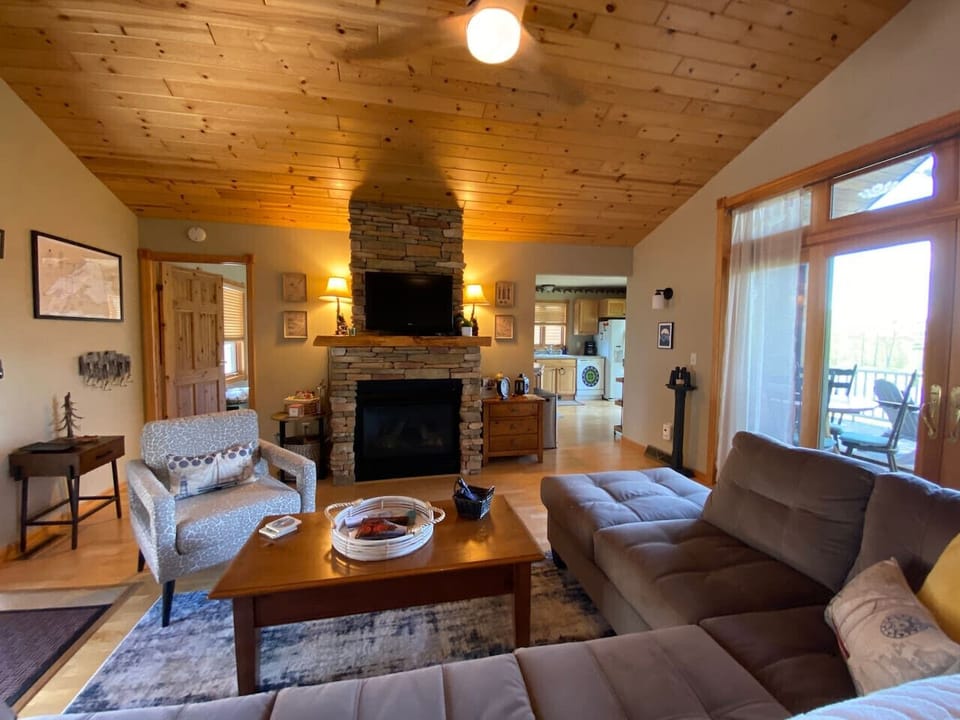 Living Room with Gas Fireplace