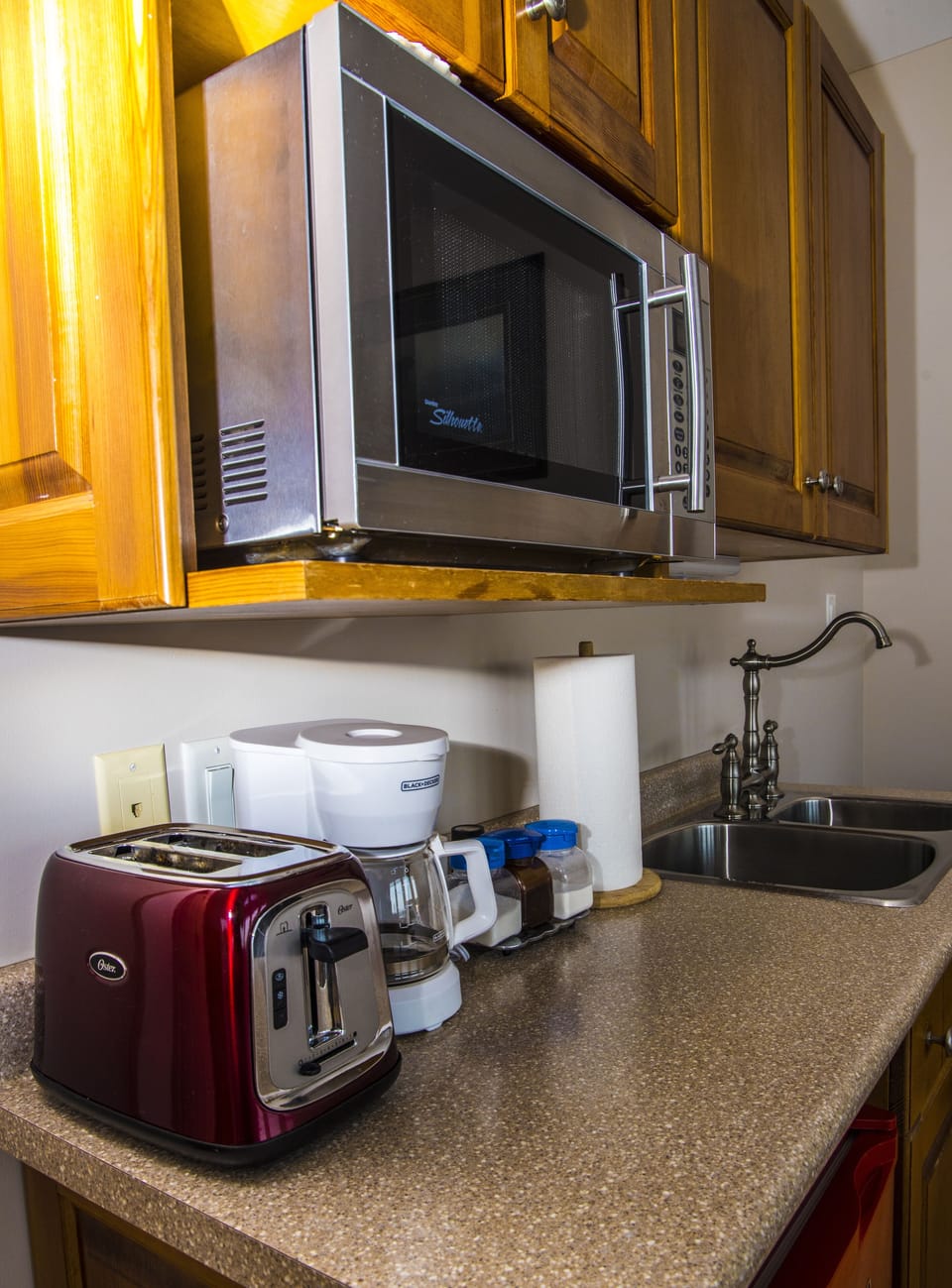 Honeymoon Suite, 1 King Bed, Fireplace, Ocean View | Private kitchenette | Fridge, microwave, stovetop, toaster