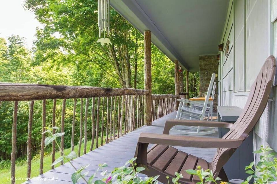 "Awesome place to stay for a short time with great views. Definitely lives up to its name." - Rama, past guest