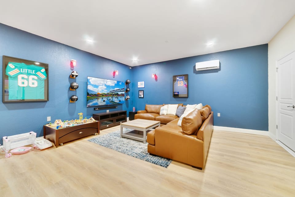 85" QLED 4k TV Leather Deep Seating, AC system; Klipsch Soundbar w/ 10" Subwoofer