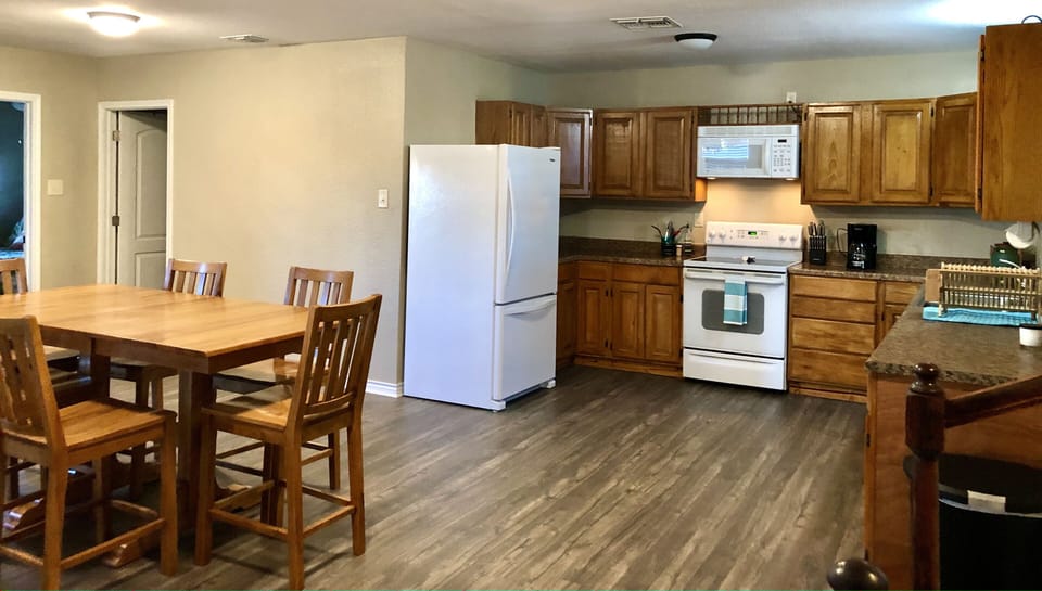 Fully furninshed kitchen and dining room
