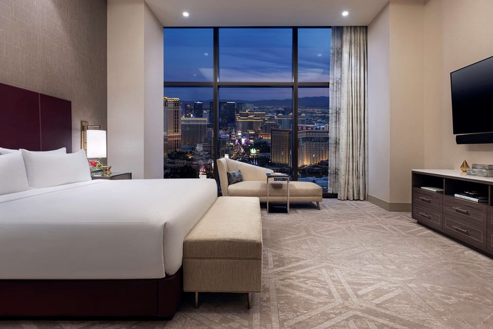 Premium bedding, minibar, in-room safe, desk