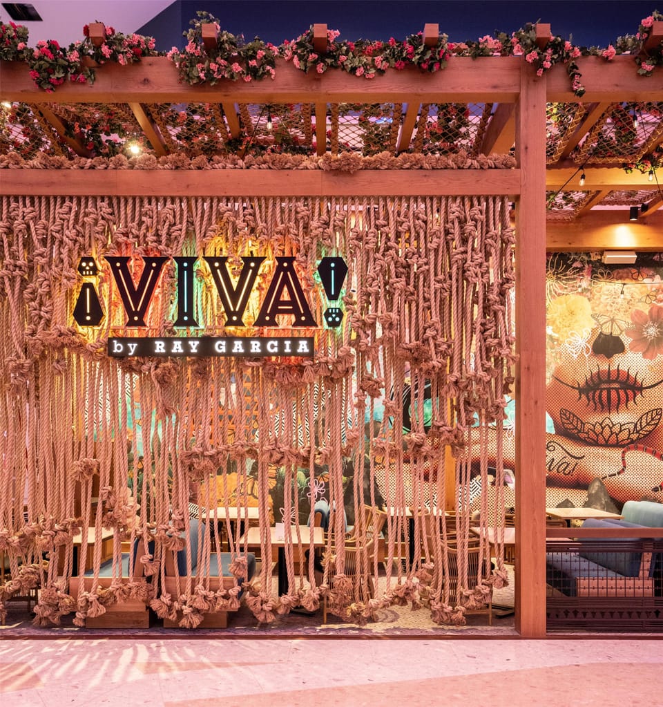 20 restaurants; breakfast, lunch, dinner, and brunch served