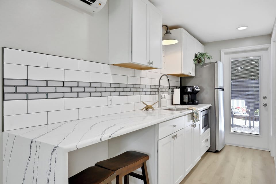 The Willow Suite | Private kitchen | Coffee/tea maker, cookware/dishes/utensils, paper towels