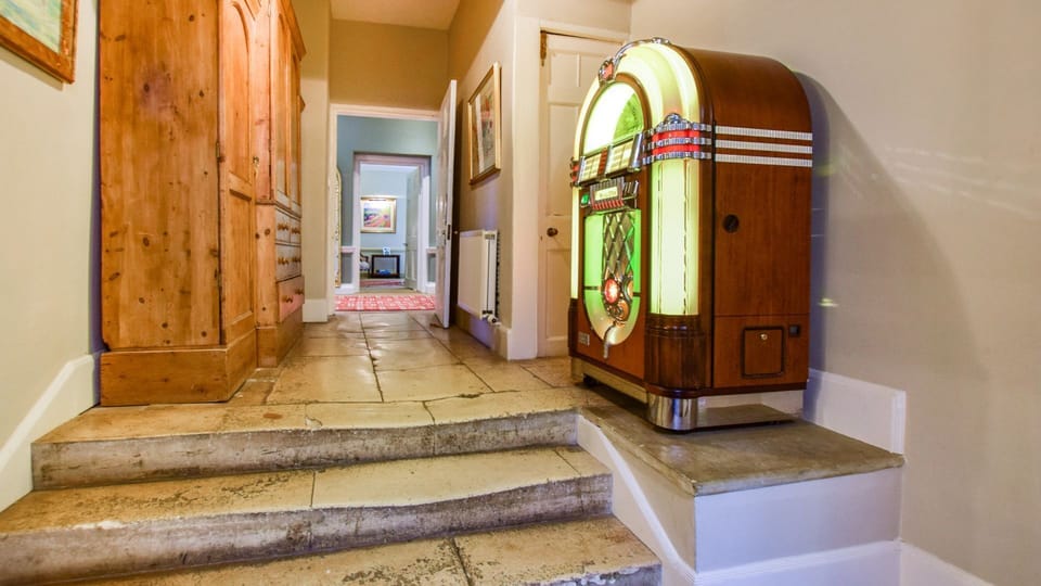 Family Bathroom, Kingscote Park House, Bolthole Retreats