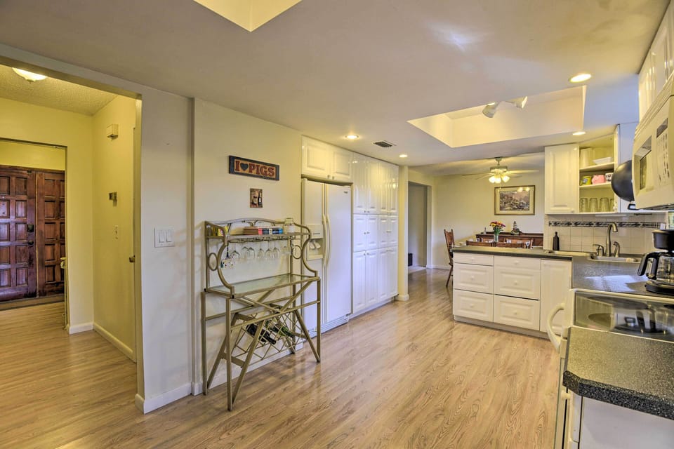 Kitchen | Dishware/Flatware