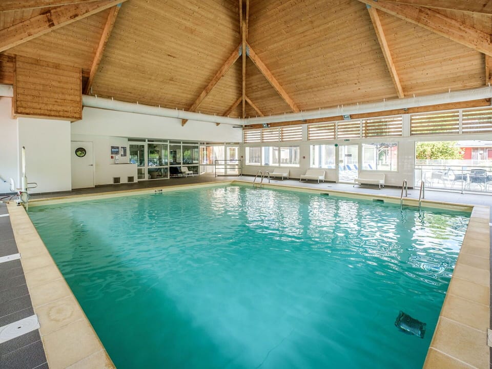 Water, Property, Plant, Swimming Pool, Leisure, Recreation, Shade, Composite Material, Outdoor Furniture, Wood