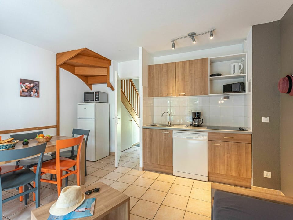 Room, Property, Furniture, Building, Kitchen, Interior Design, House, Cabinetry, Floor, Real Estate