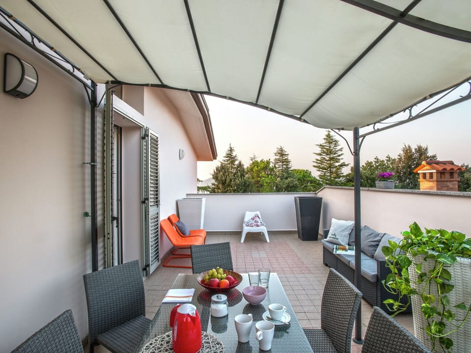 Apartment | Dining