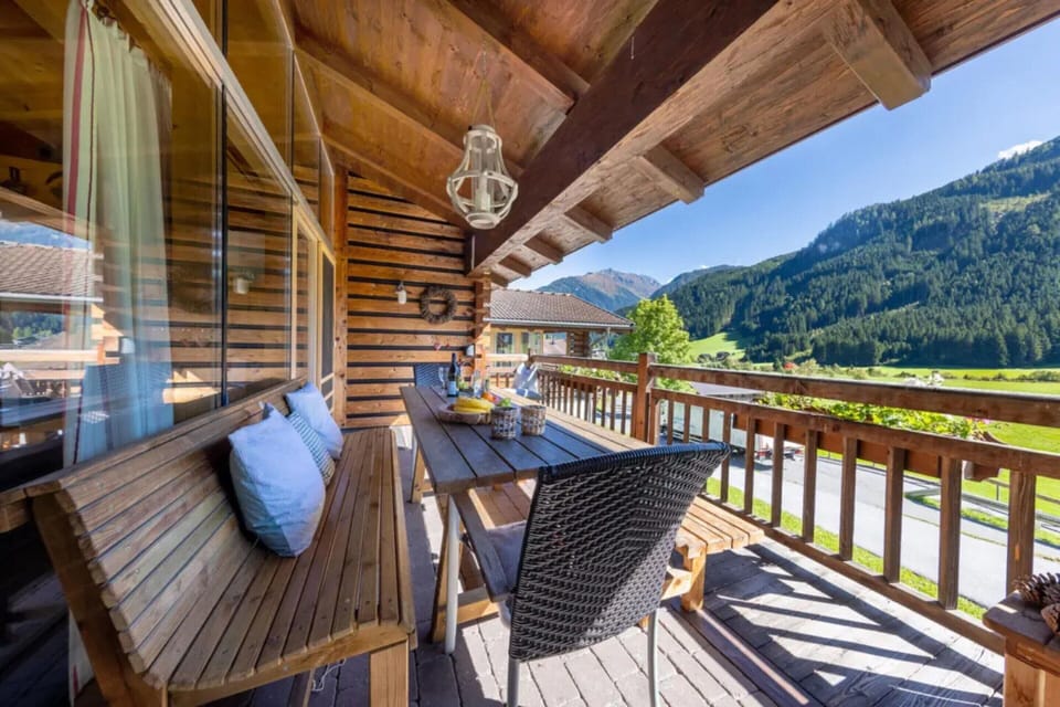 House | Balcony