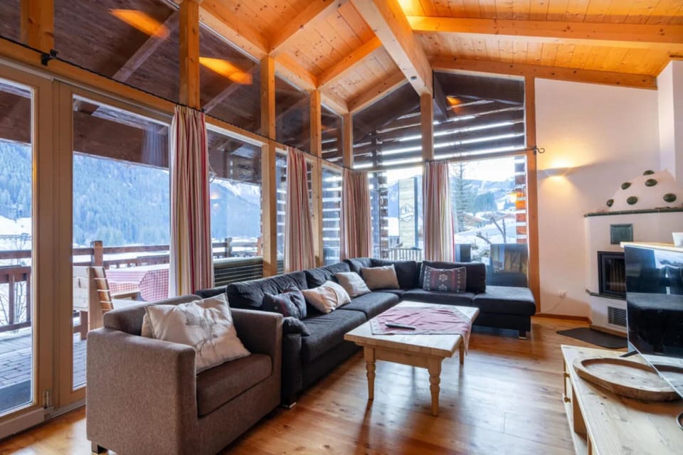House | Living room