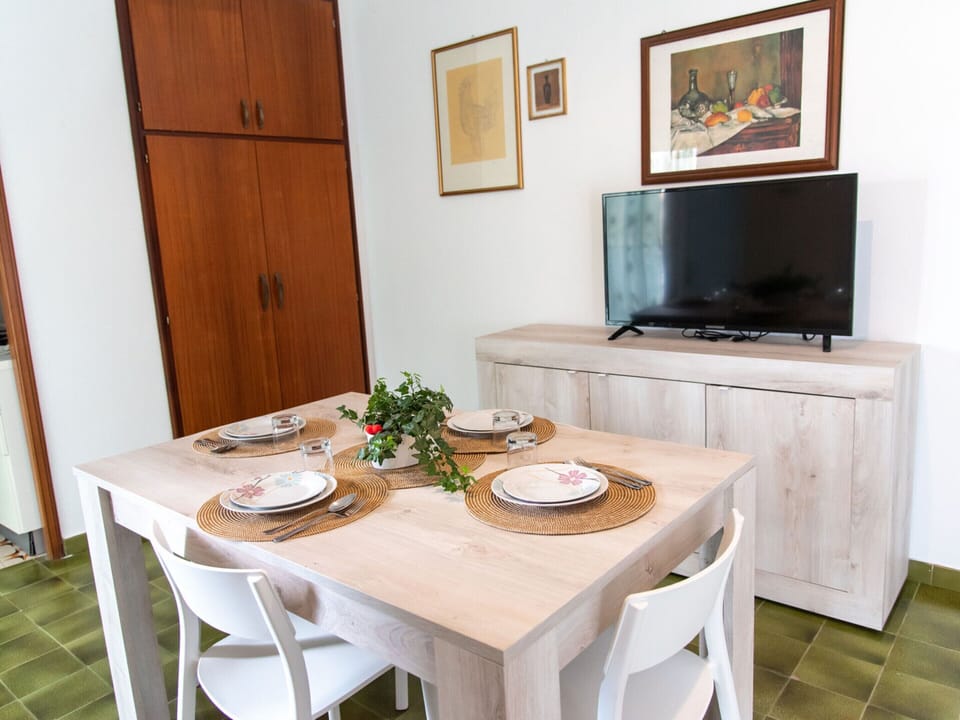 Apartment | Dining