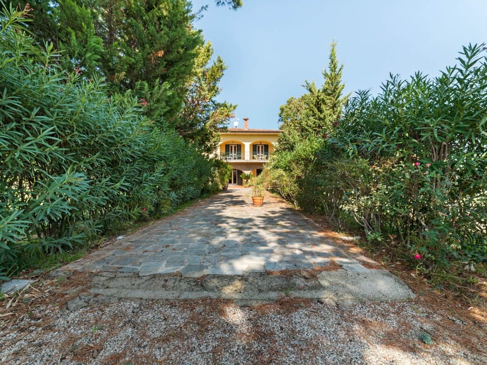 Villa | Exterior