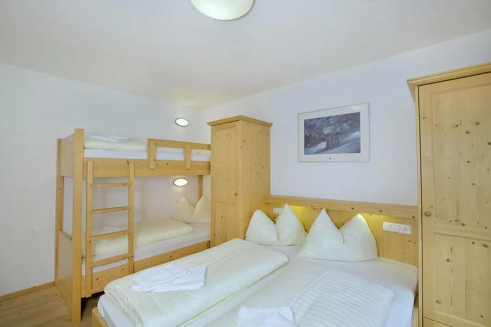 House | 3 bedrooms, bed sheets