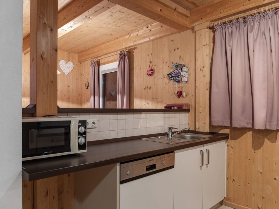 Chalet | Private kitchen | Microwave