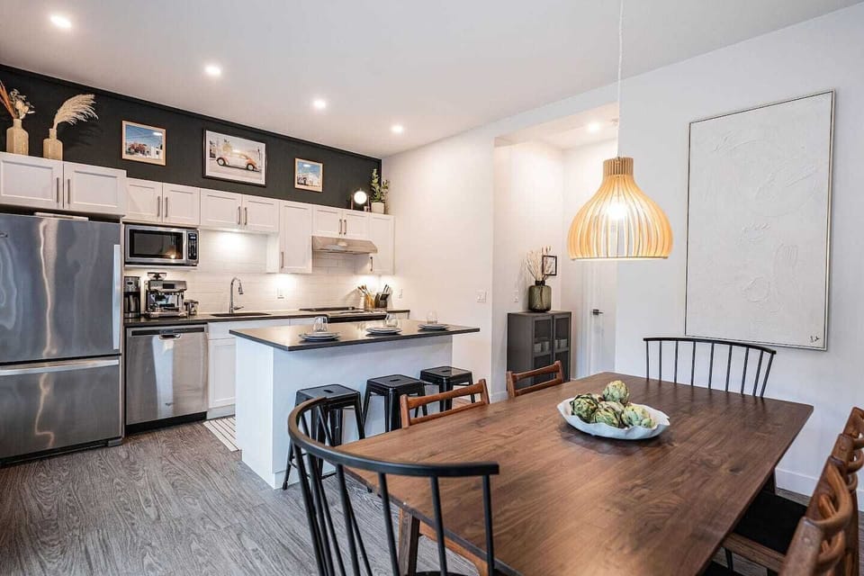 Dining Room & Kitchen