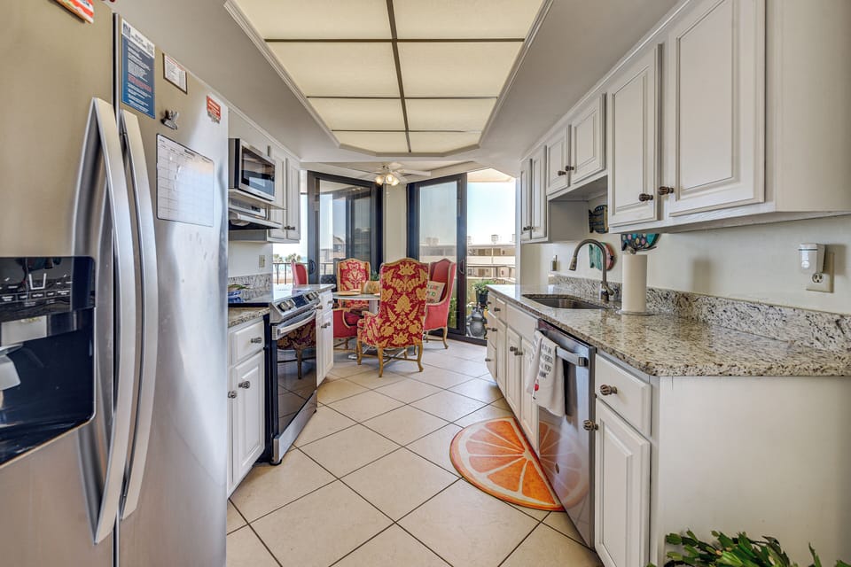 Full Kitchen