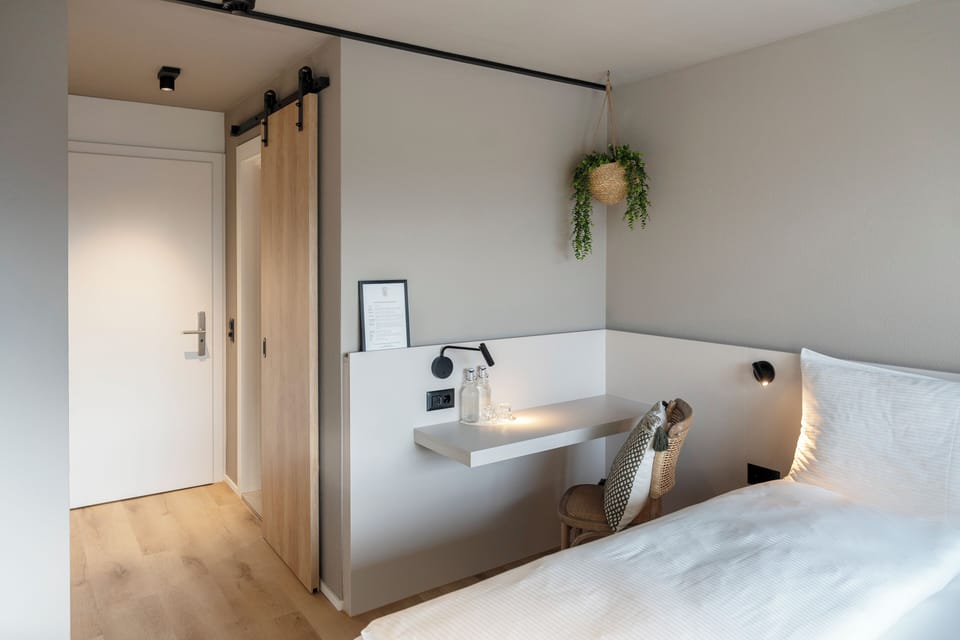 Standard Double or Twin Room | Hypo-allergenic bedding, in-room safe, desk, laptop workspace