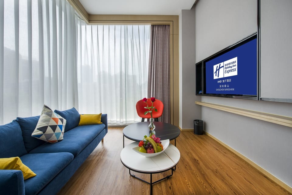 Suite, 1 King Bed | Down comforters, pillowtop beds, minibar, in-room safe