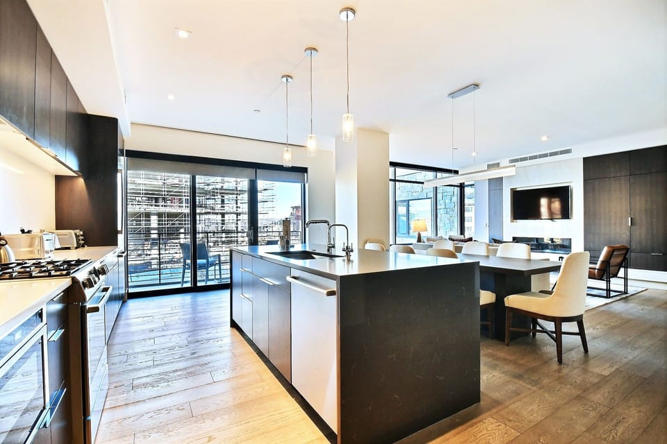 Condo, 3 Bedrooms | Private kitchen | Fridge, oven, coffee/tea maker