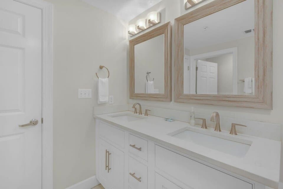 The king bathroom boasts great lighting and double sinks!