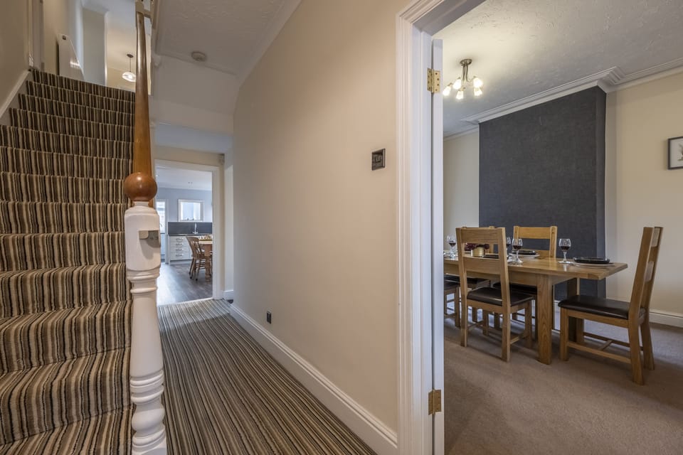 Ground floor: Stair case leading to the first floor landing