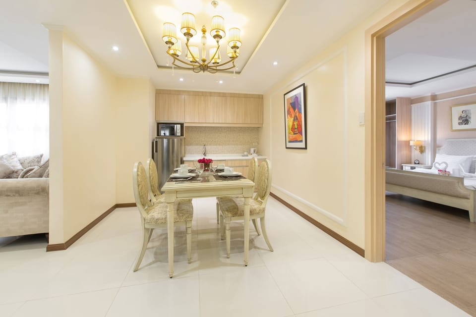 Golden Prince Suite (Tower 2)  | In-room safe, desk, blackout drapes, soundproofing