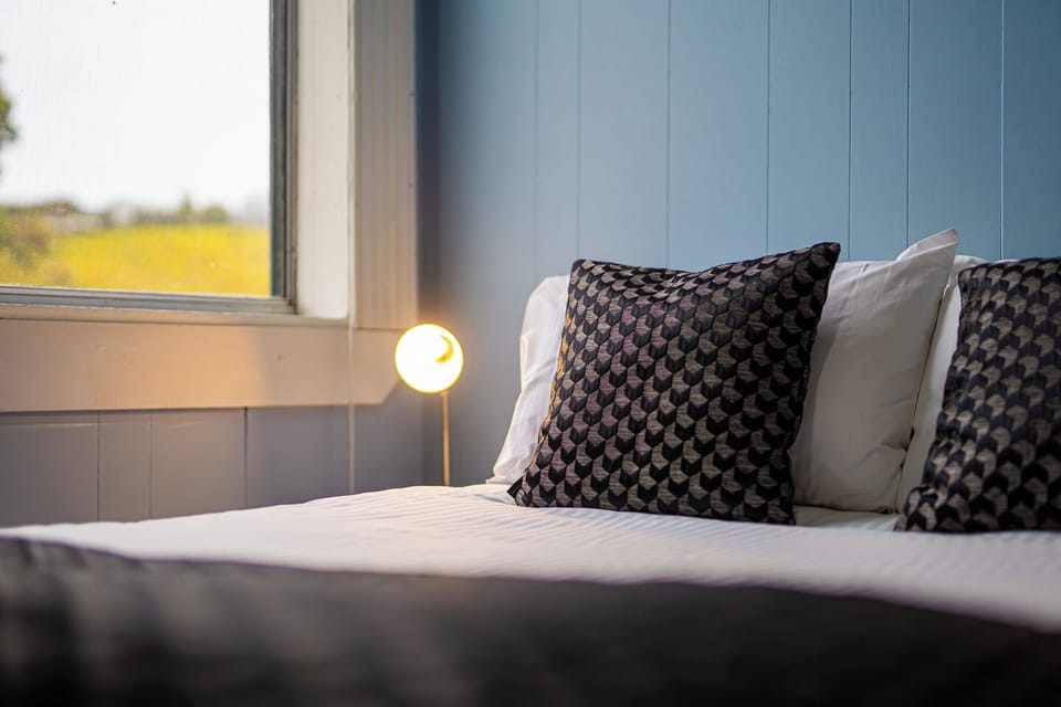 Double Room, Shared Bathroom | Iron/ironing board, free WiFi, bed sheets