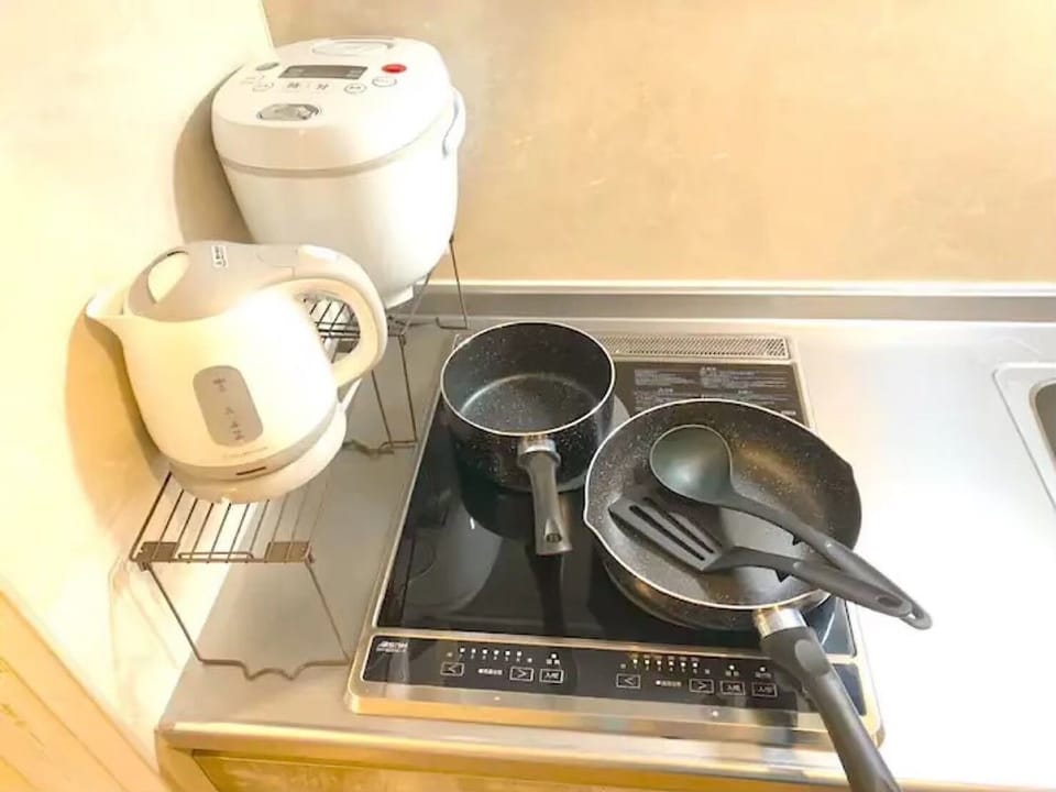 Frying pans