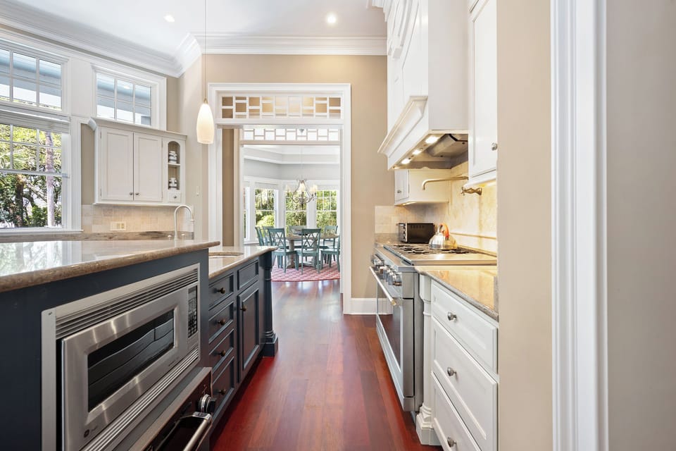 3 Iron Clad | Modern kitchen w/ updated appliances - 3 Iron Clad | Modern kitchen w/ updated appliances