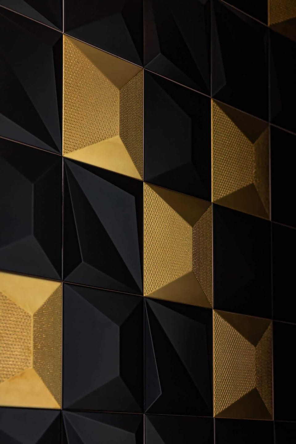 Decorative details in the apartment. 