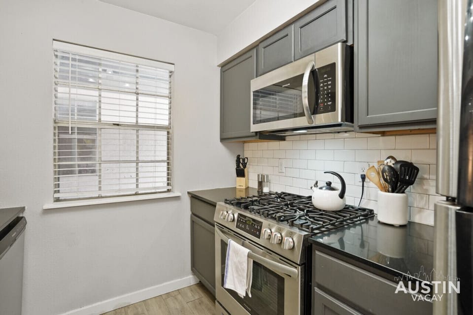 Fully equipped kitchen with all the essentials plus dishwasher