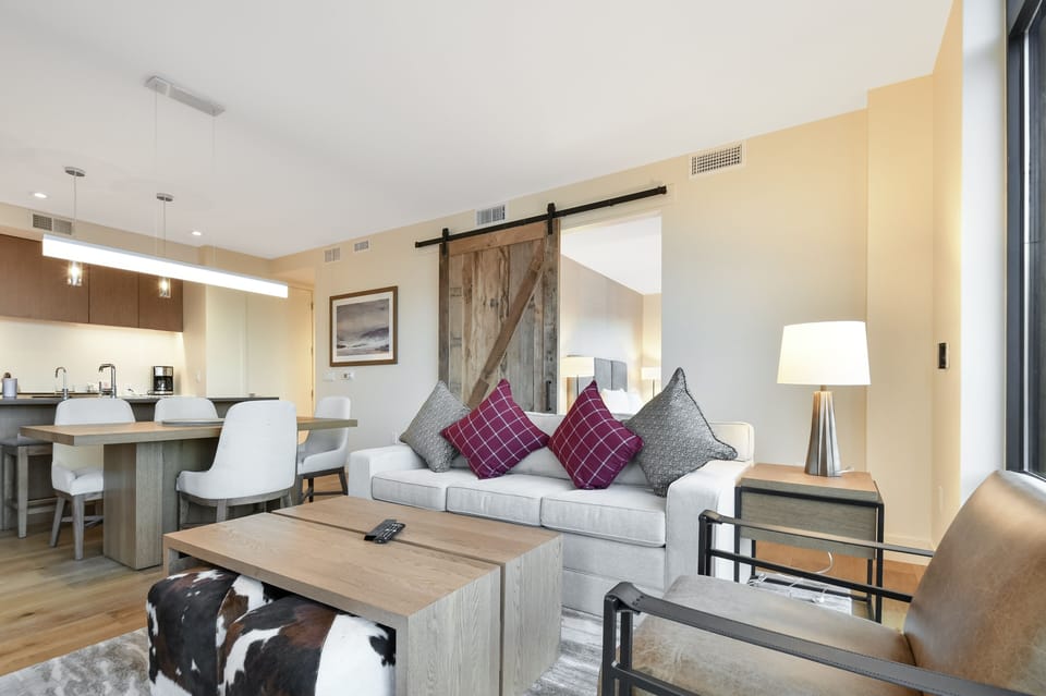 Living Room, Room, Indoors, Couch, Furniture