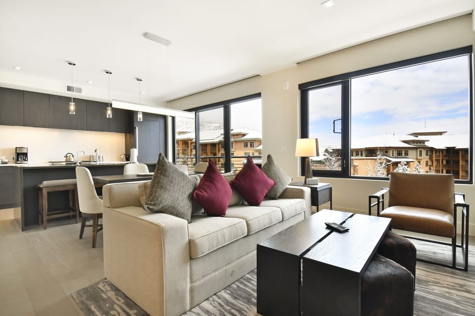 Furniture, Living Room, Indoors, Room, Building