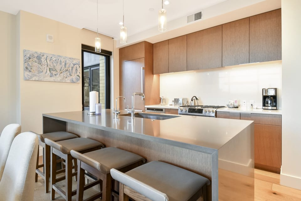 Indoors, Room, Kitchen Island, Flooring, Kitchen