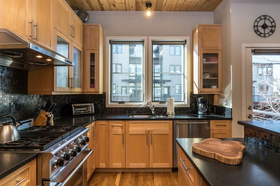 High-end appliances in the kitchen & deck access
