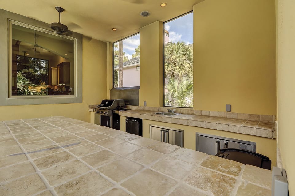 Outdoor Kitchen