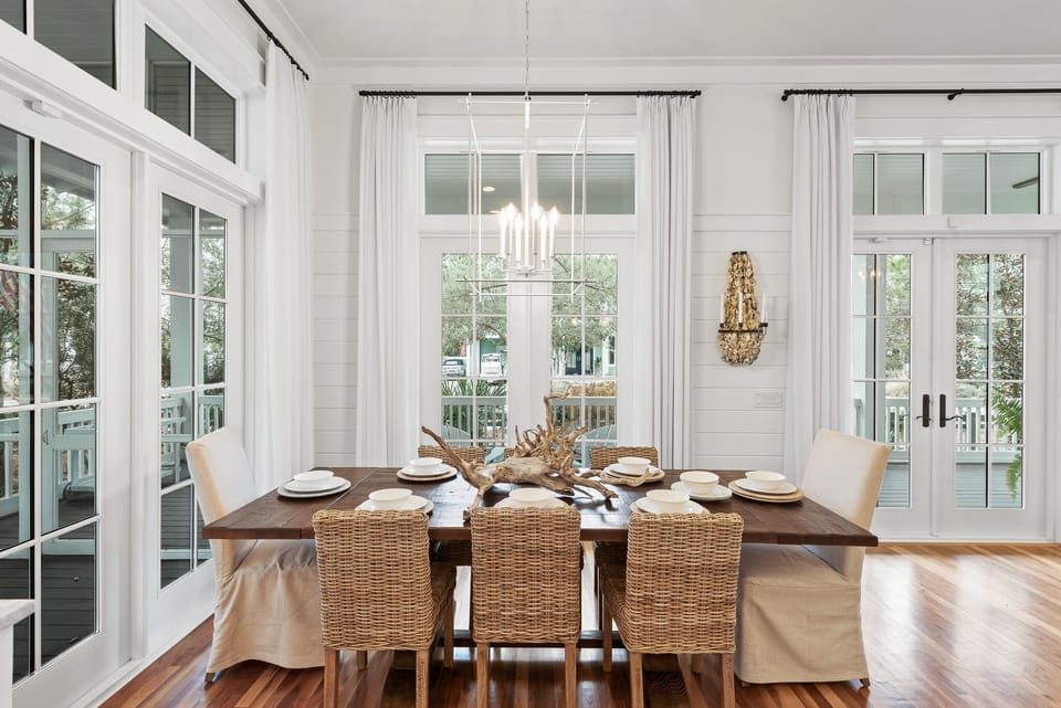 First Floor: Dining Area