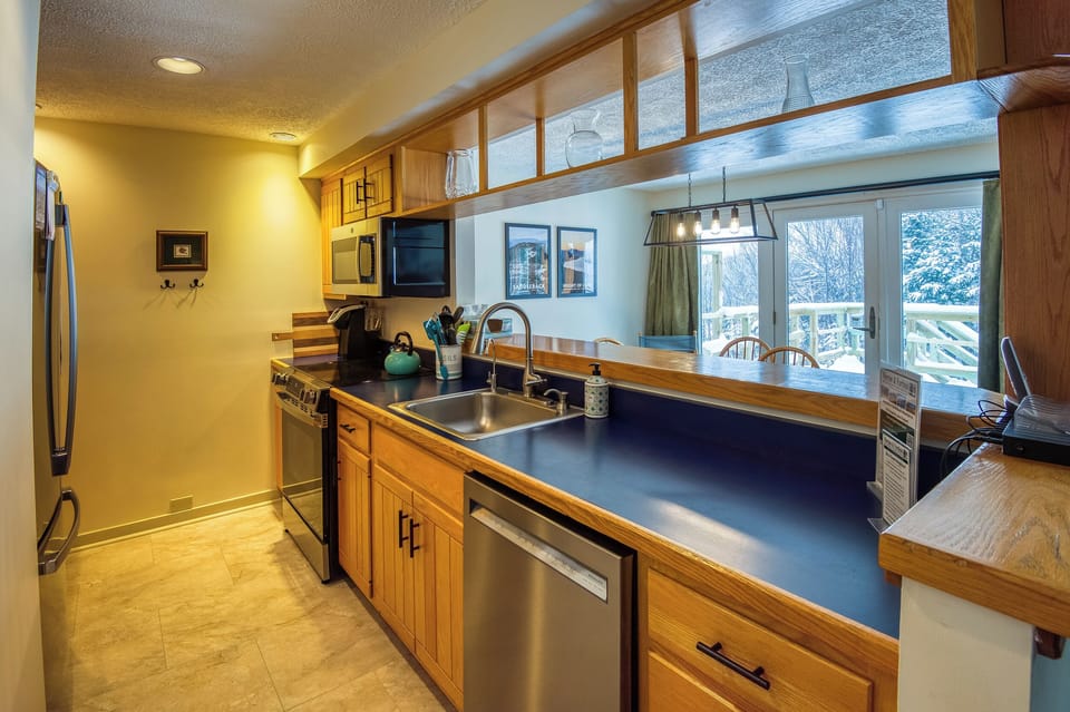 Fully equipped kitchen, including dishwasher