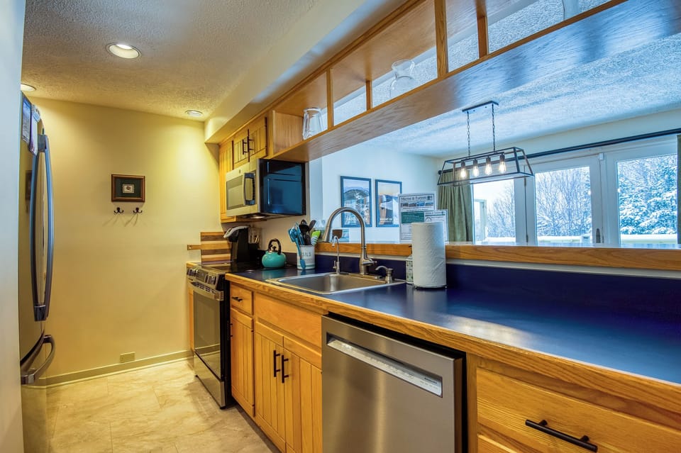 Fully equipped kitchen, including dishwasher